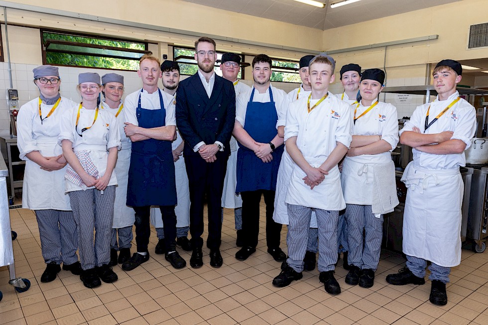 Alumni Return to Support Students in Kings Restaurant Dinner Service
