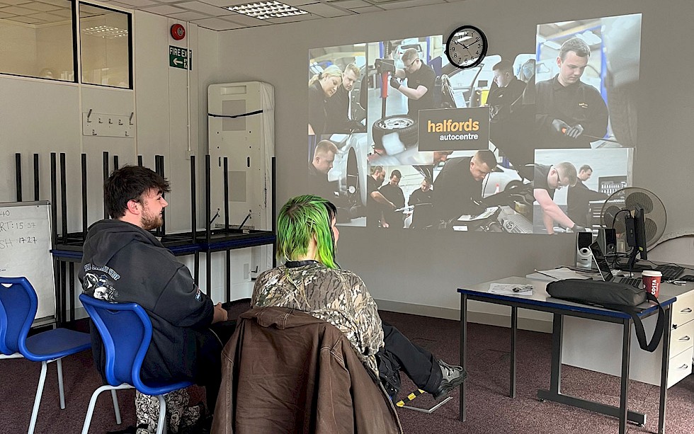 Photo: Halfords Hosts Apprenticeship Recruitment Day