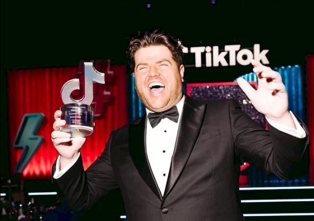 Alumni Morgan James Wins TikTok Storyteller of the Year